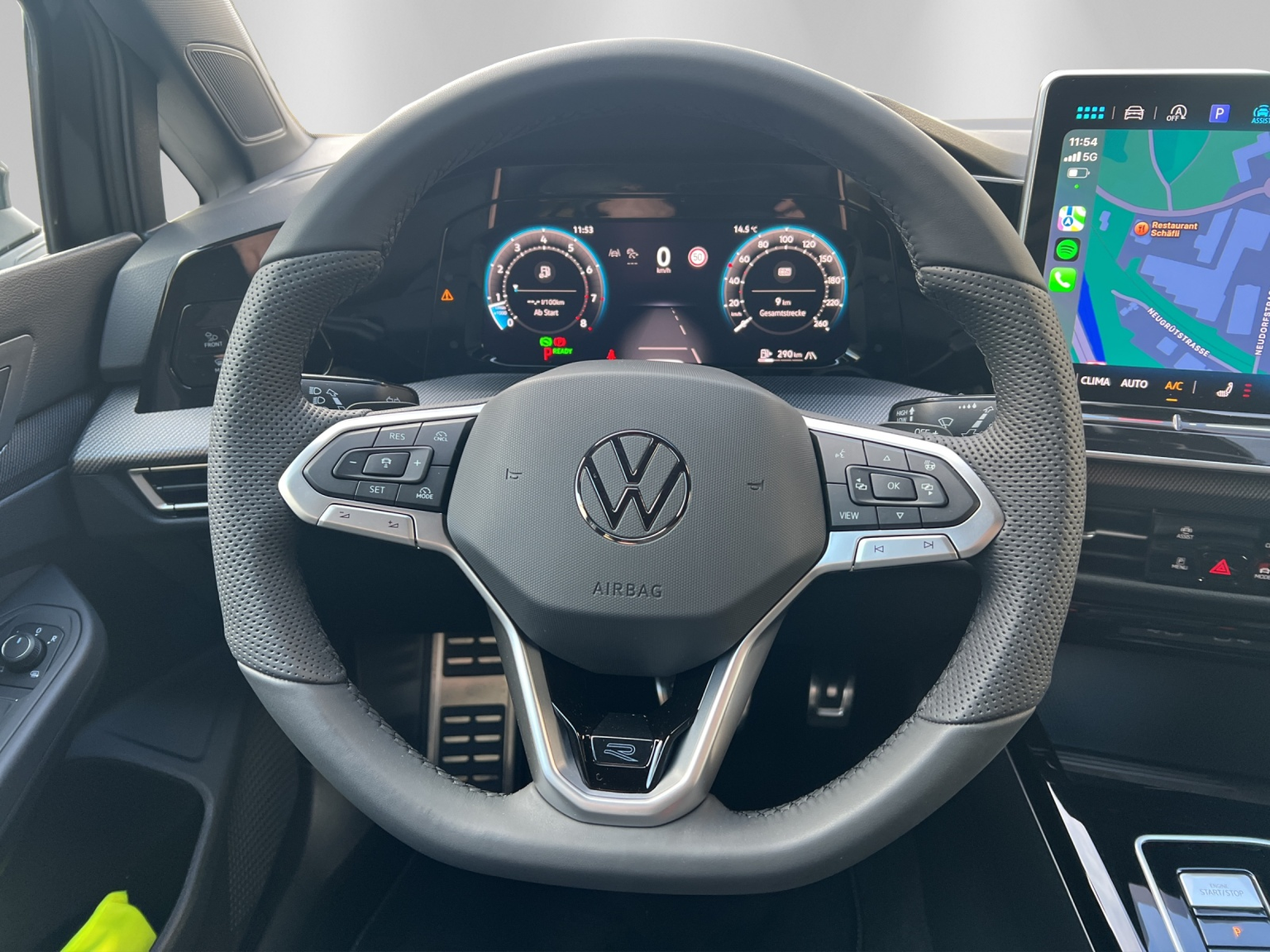 VW Golf VIII 1.5 eTSI R-Line DSG