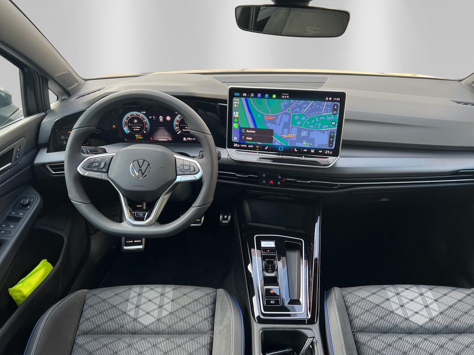 VW Golf VIII 1.5 eTSI R-Line DSG