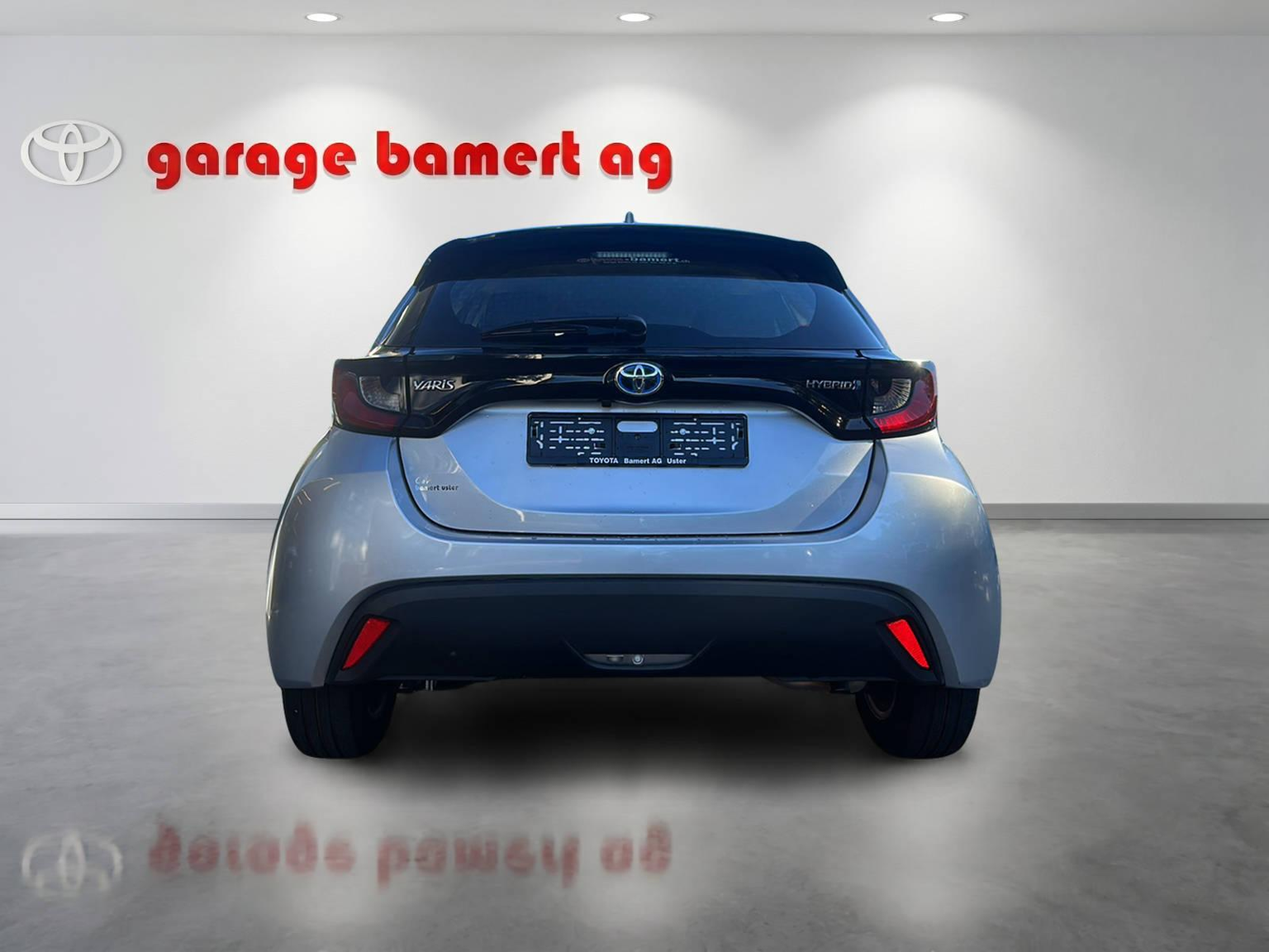 TOYOTA Yaris 1.5 VVT-i HSD Comfort