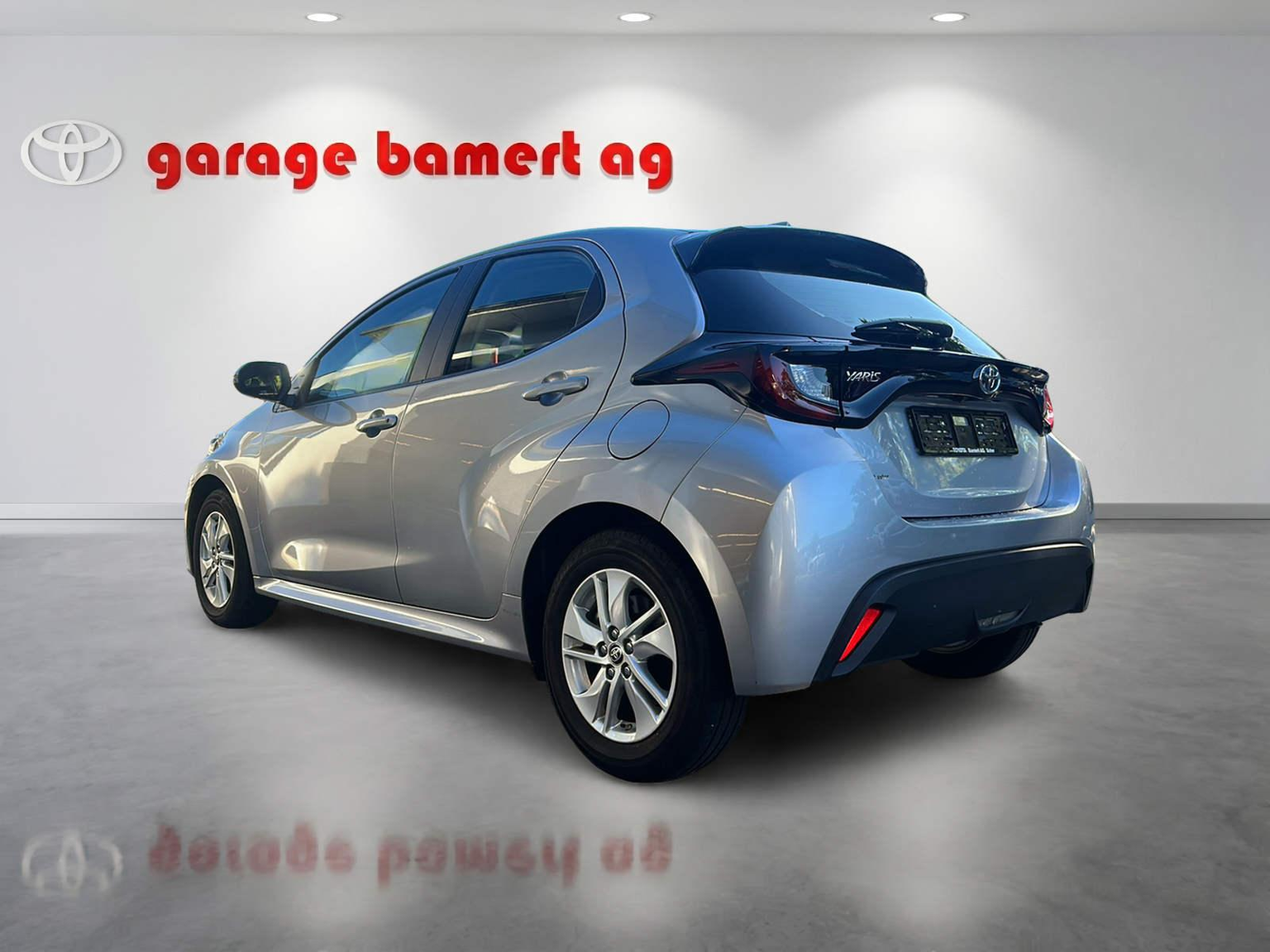 TOYOTA Yaris 1.5 VVT-i HSD Comfort