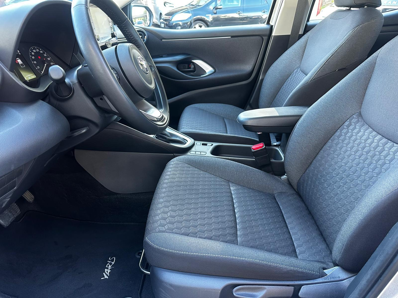 TOYOTA Yaris 1.5 VVT-i HSD Comfort