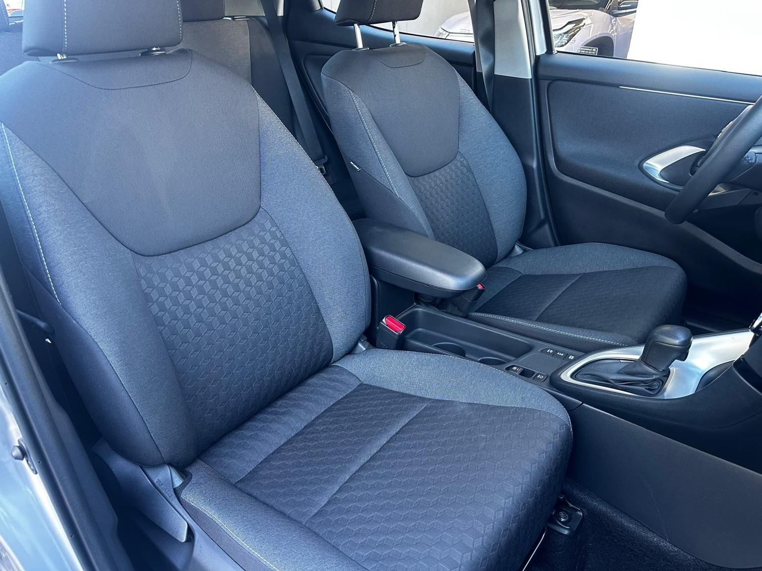 TOYOTA Yaris 1.5 VVT-i HSD Comfort
