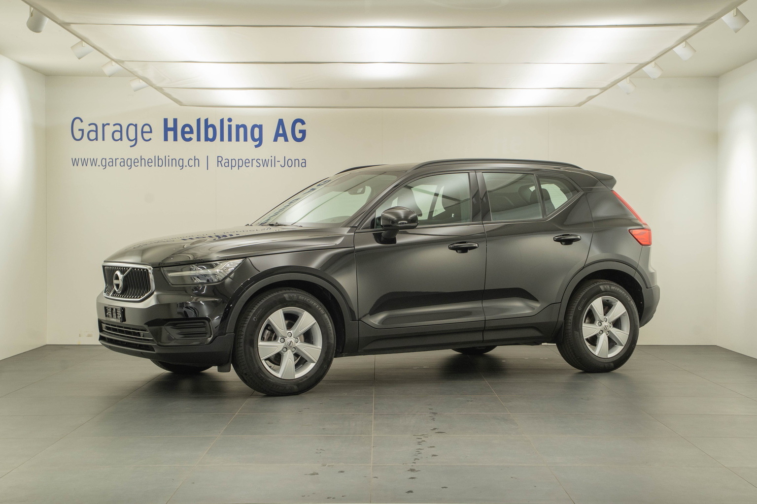 VOLVO XC40 1.5 T3 Momentum Light