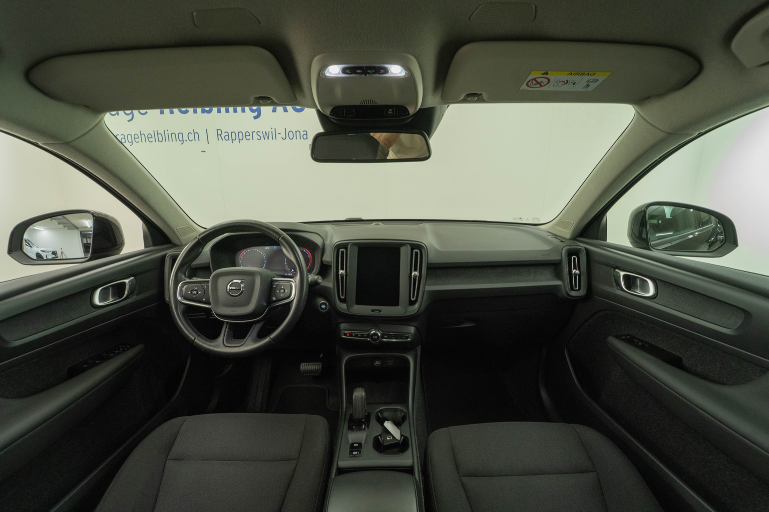 VOLVO XC40 1.5 T3 Momentum Light