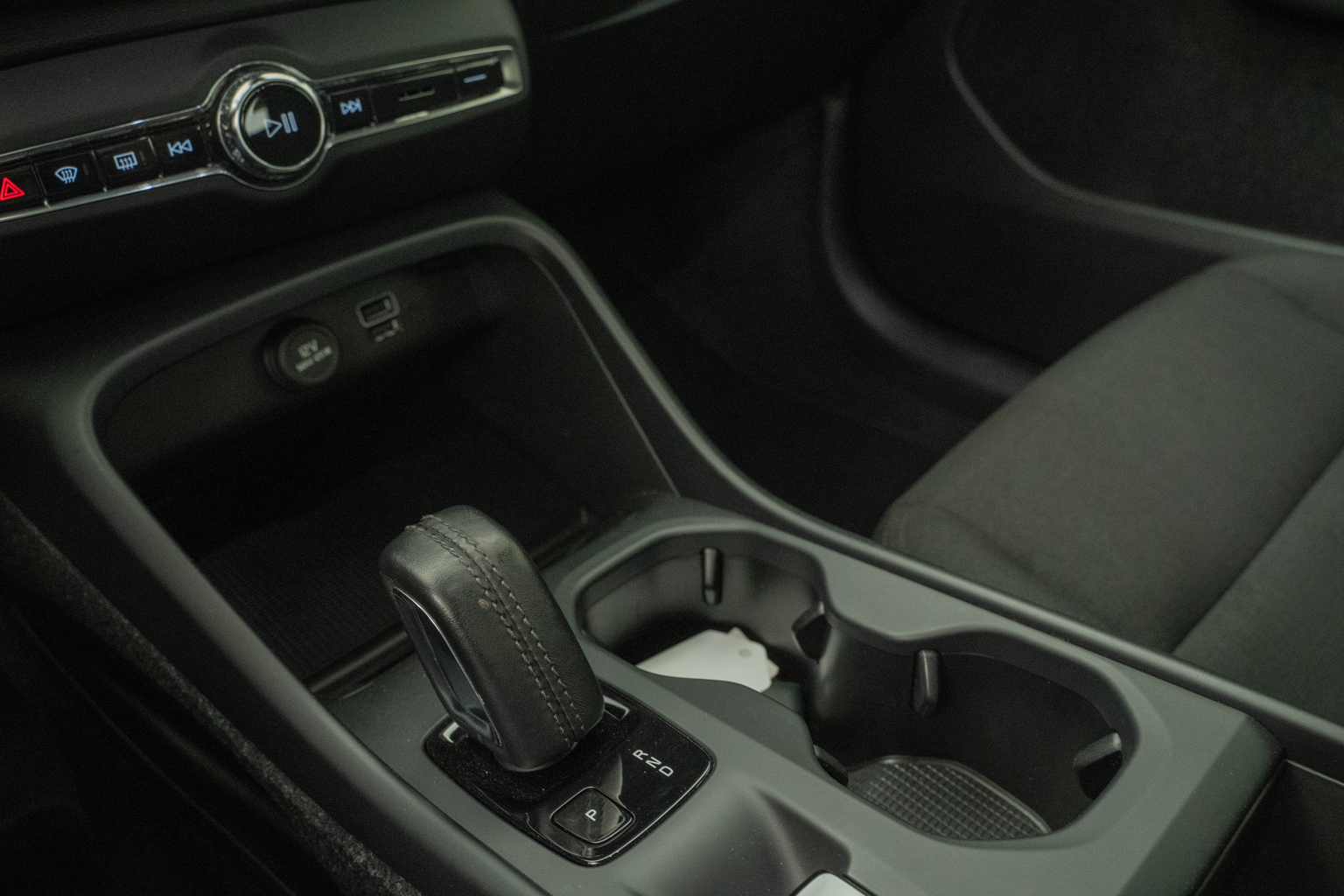 VOLVO XC40 1.5 T3 Momentum Light