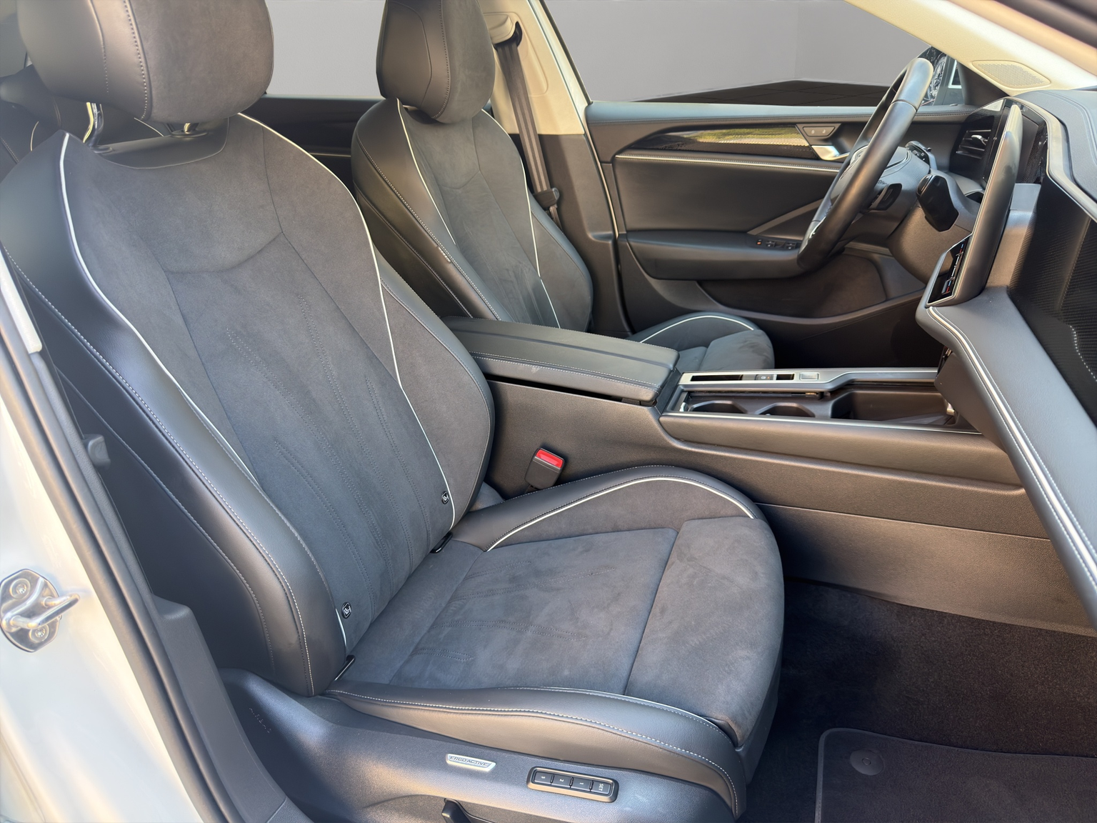 VW Passat Variant 2.0 TDI evo Business 4 Motion DSG