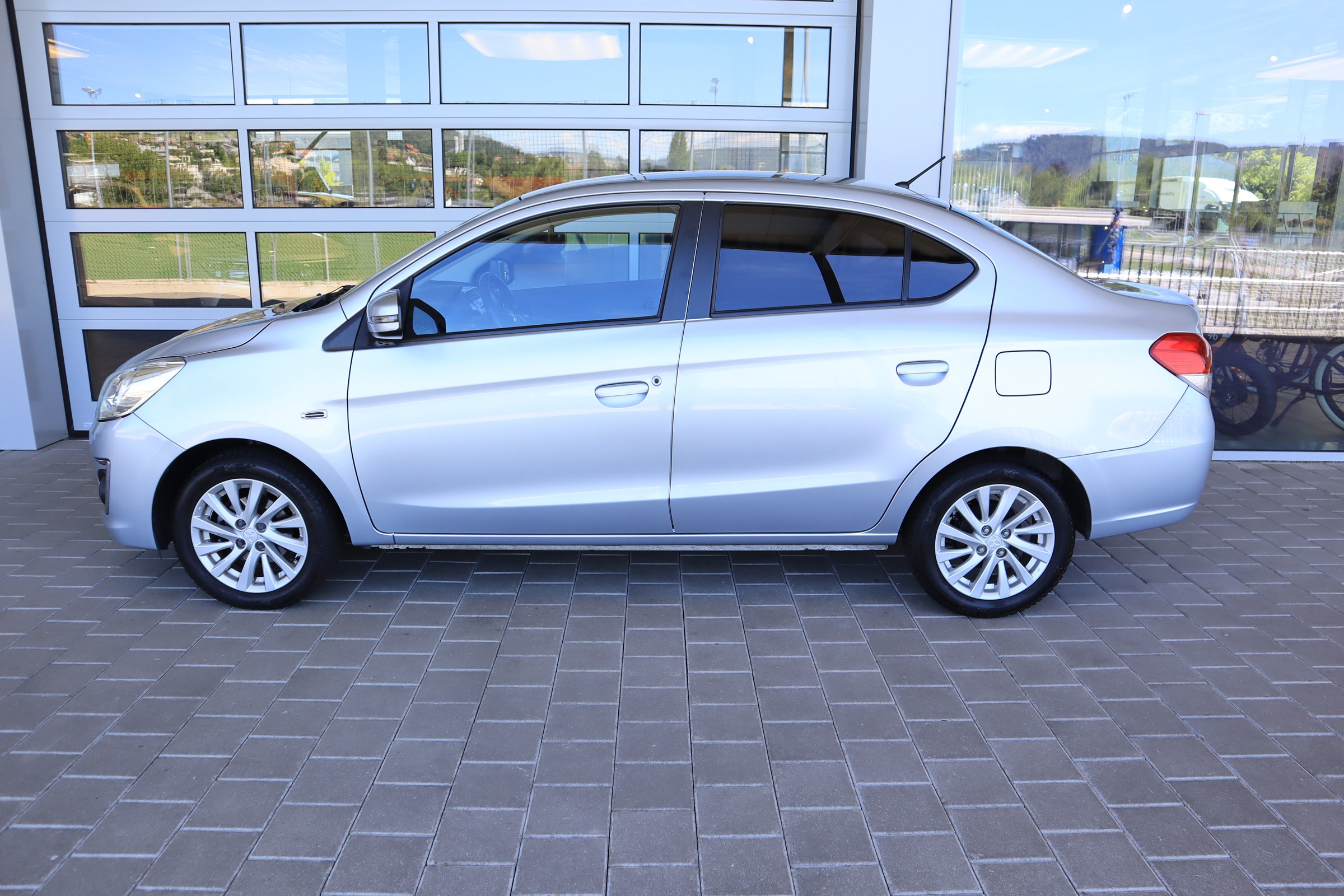 MITSUBISHI Attrage 1.2 Intense CVT
