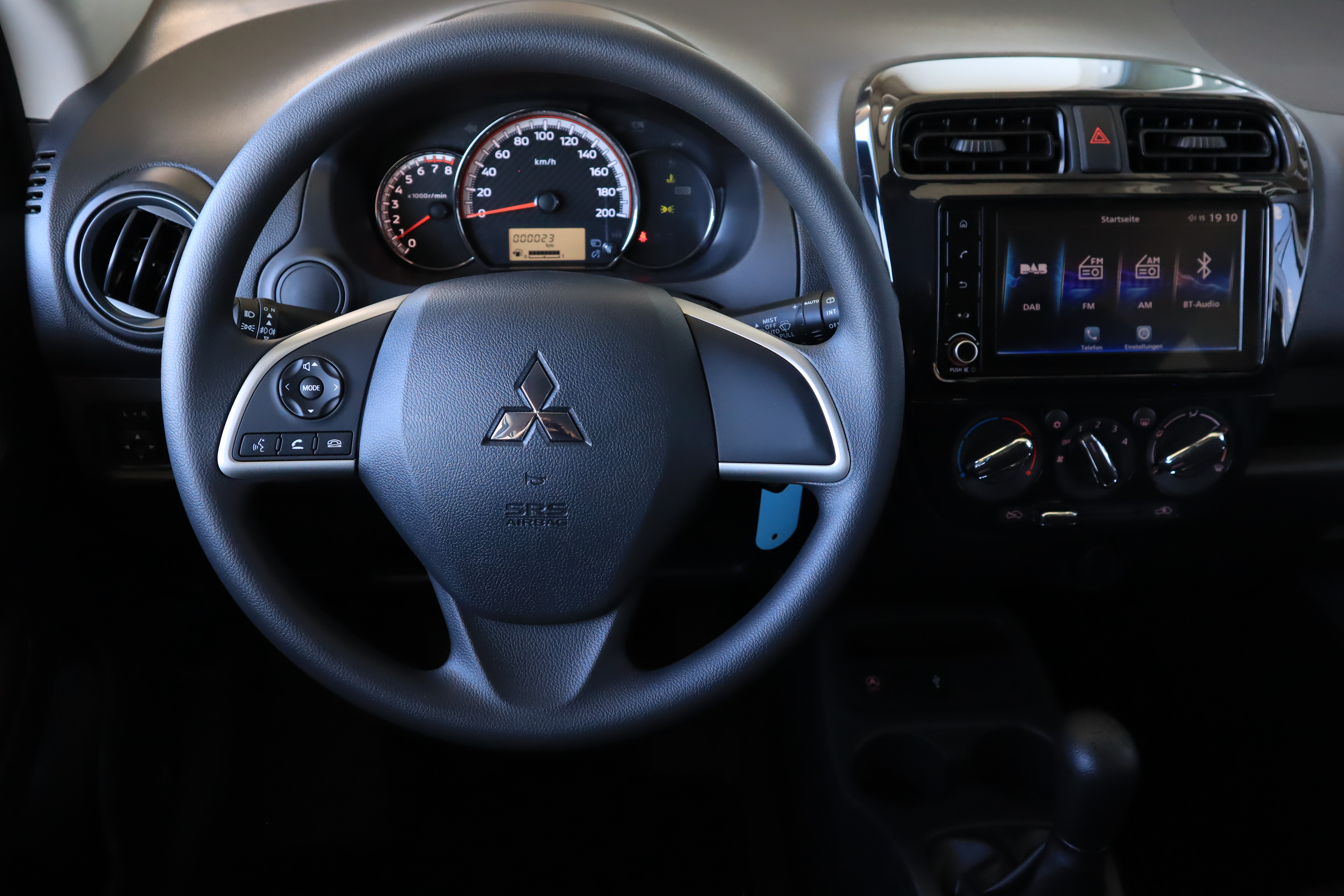 MITSUBISHI SPACE STAR