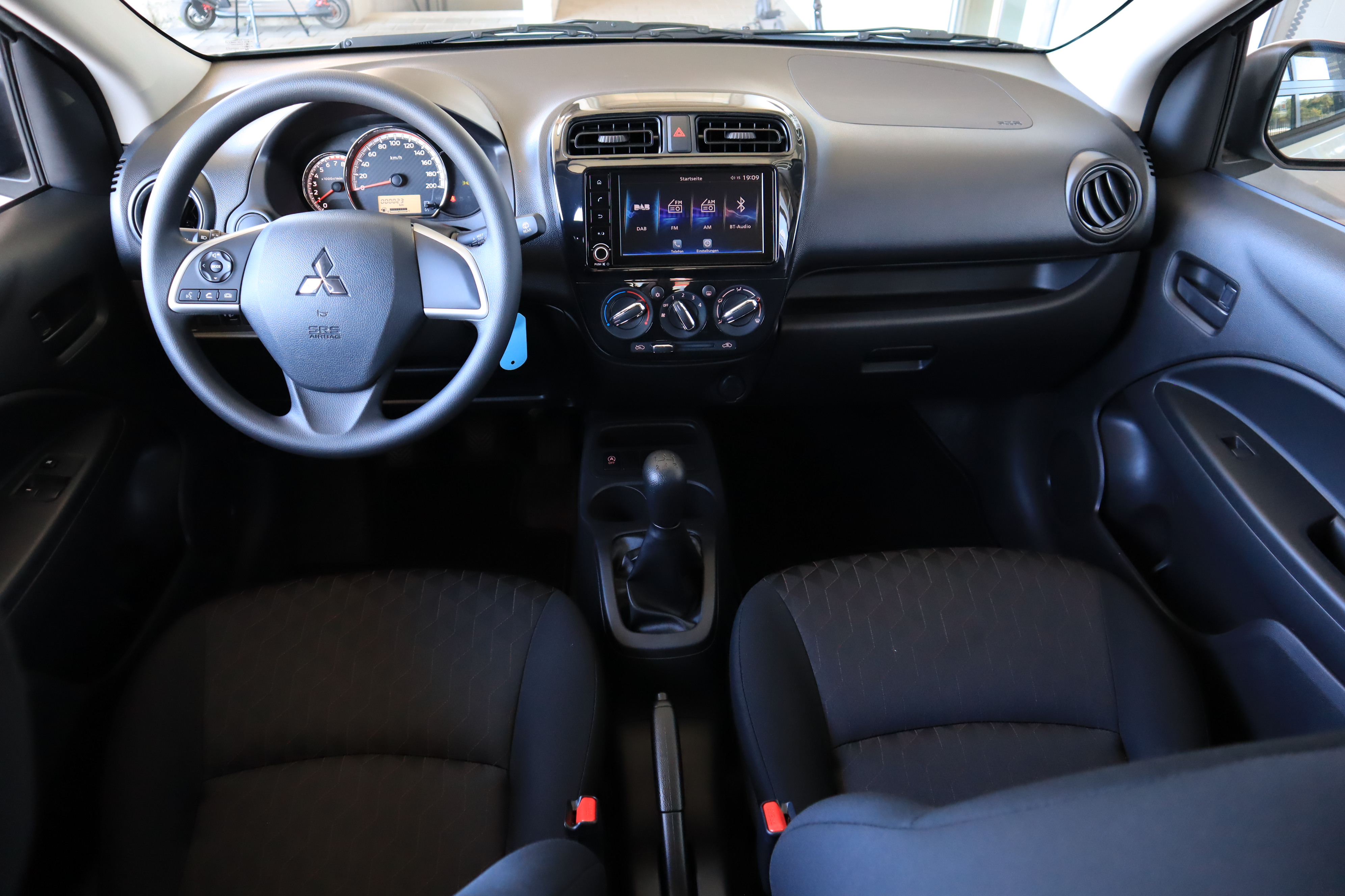 MITSUBISHI SPACE STAR