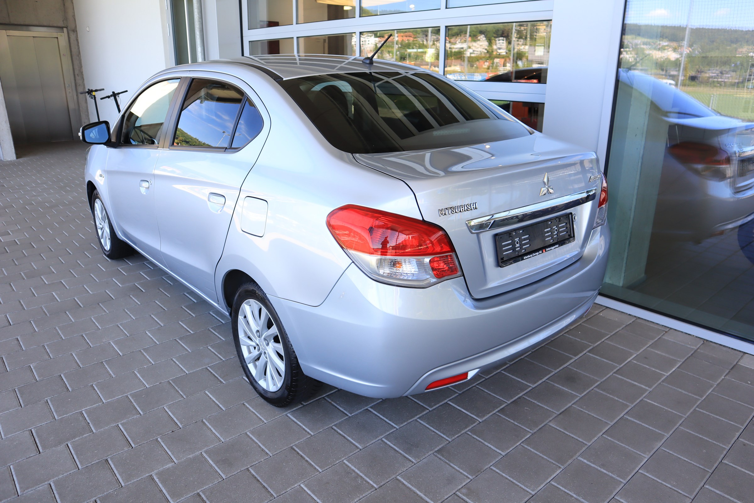 MITSUBISHI Attrage 1.2 Intense CVT