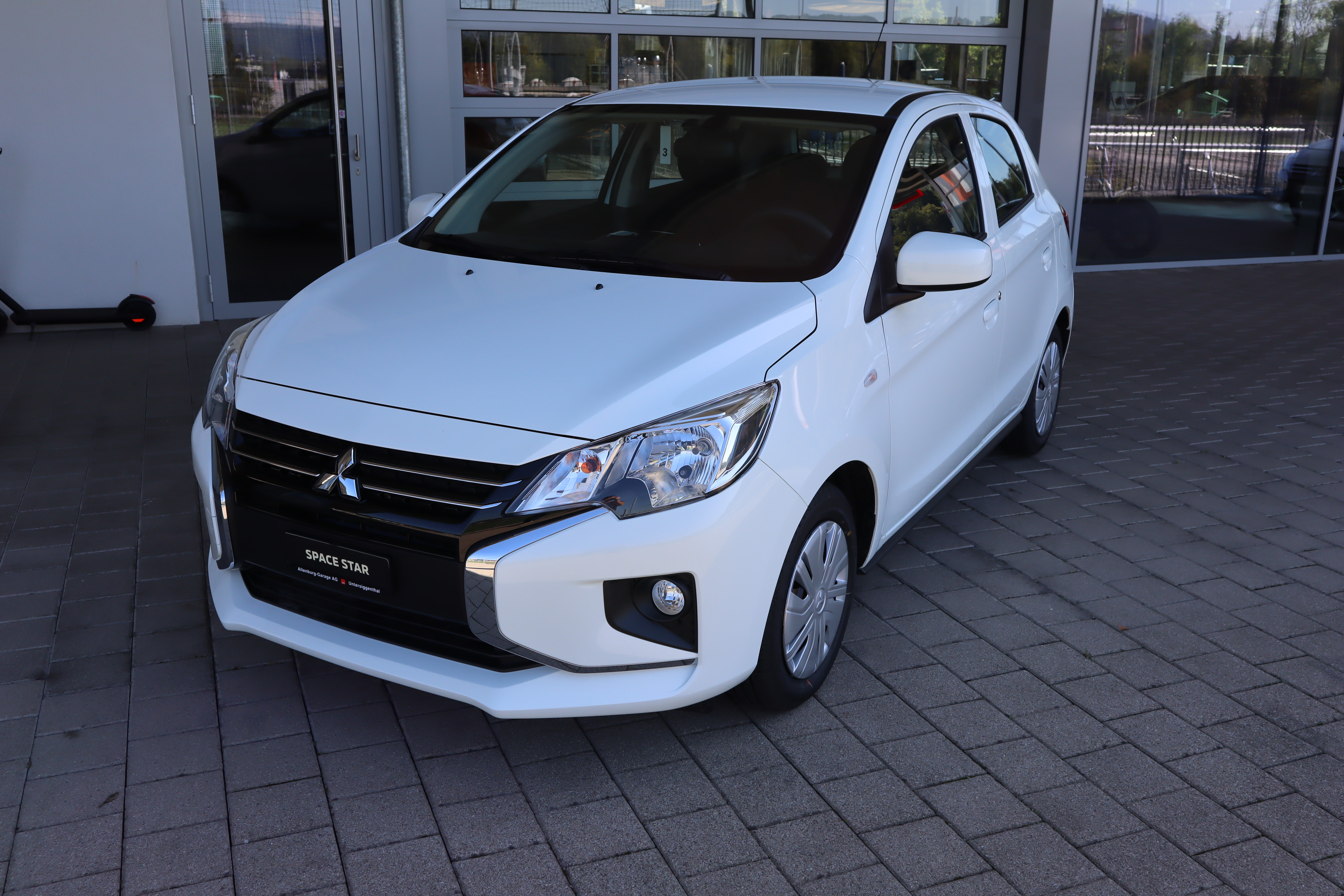 MITSUBISHI SPACE STAR