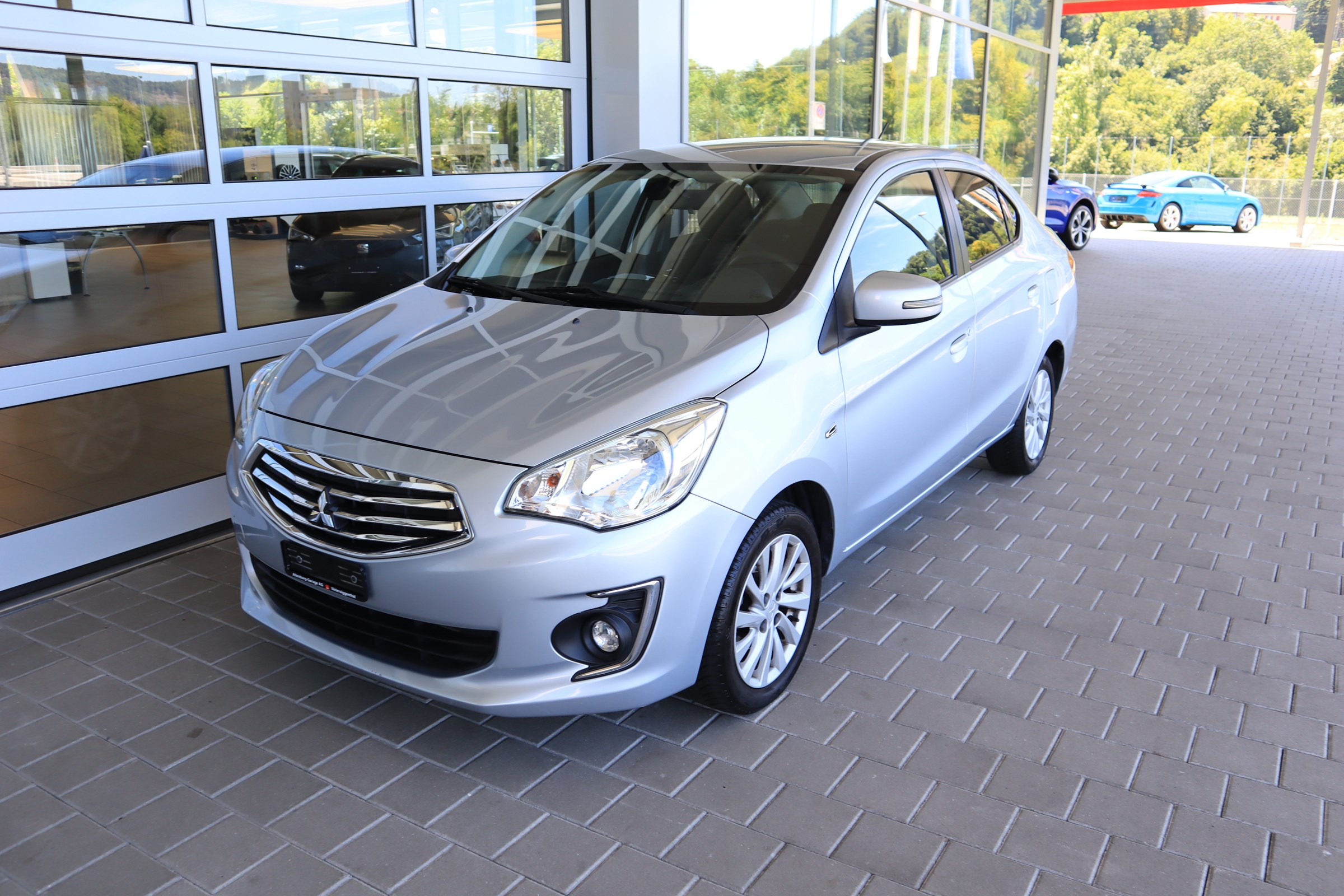 MITSUBISHI Attrage 1.2 Intense CVT
